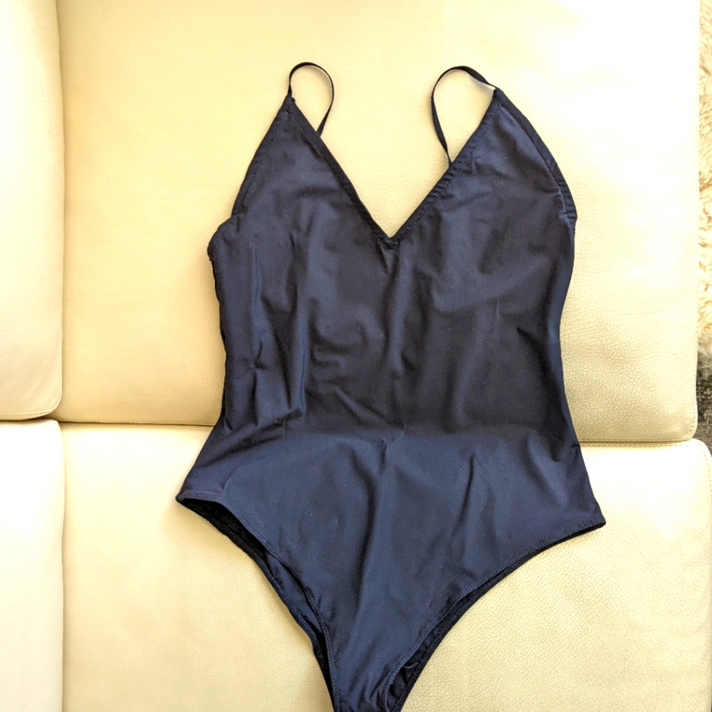 Noe v-neck black nylon bodysuit